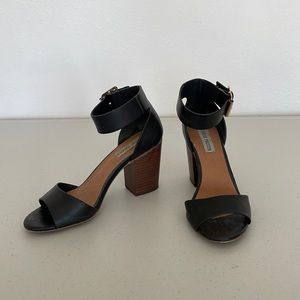 Steve Madden Black Sandals with Stacked Heel